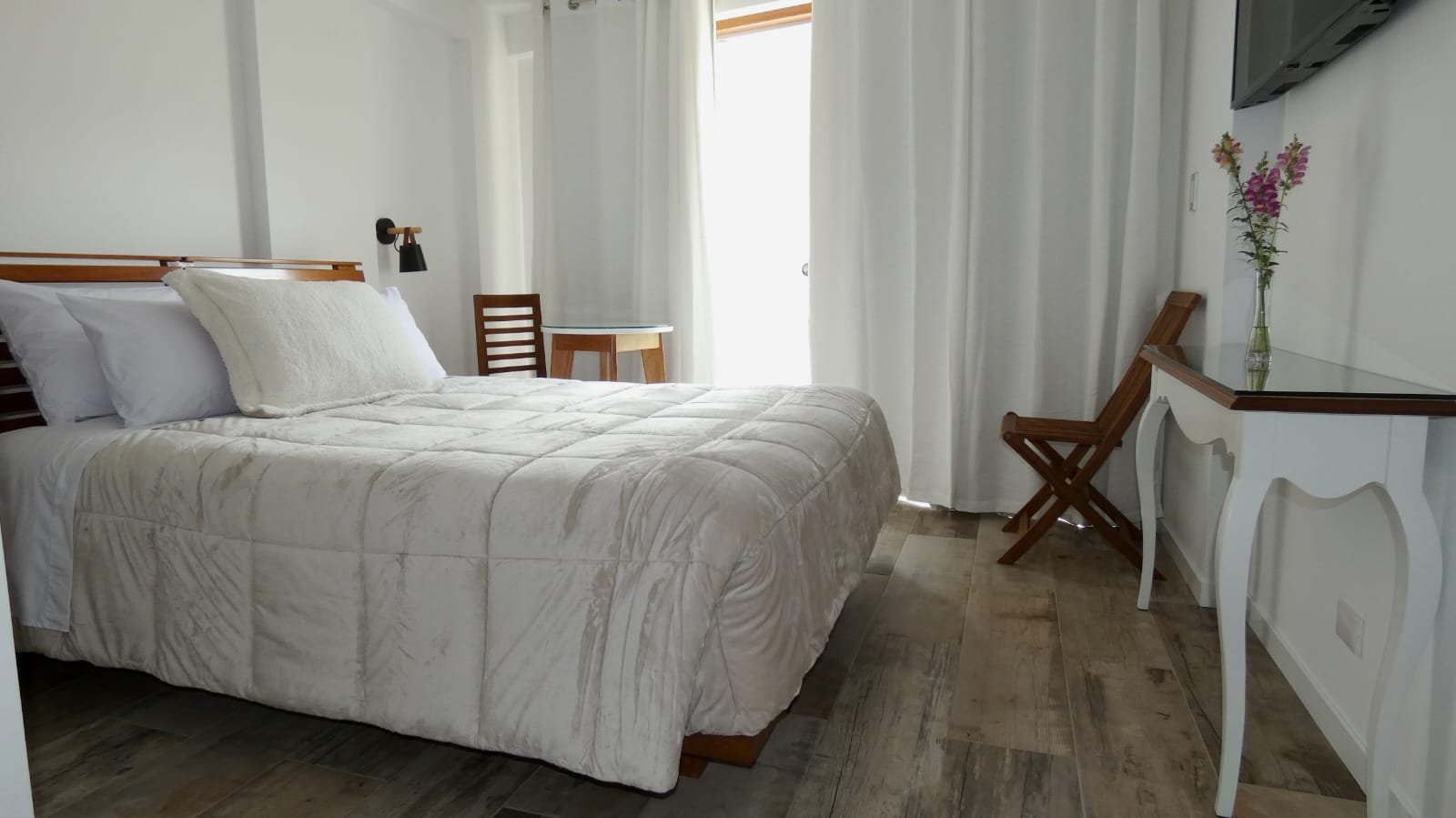 Habitación Deluxe Queen — Makeya Home-Hotel