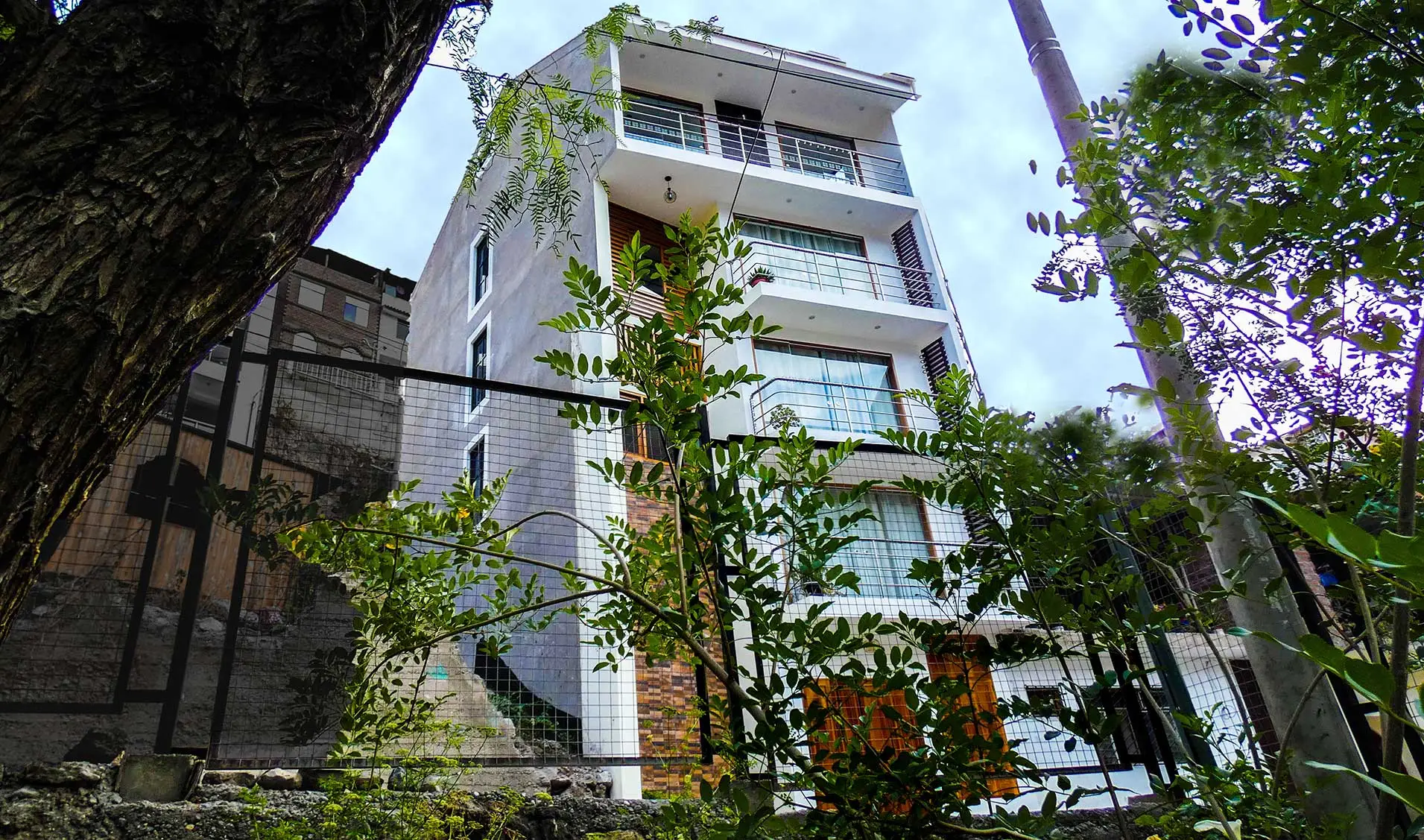 Fachada exterior de Makeya Home-Hotel en Churín